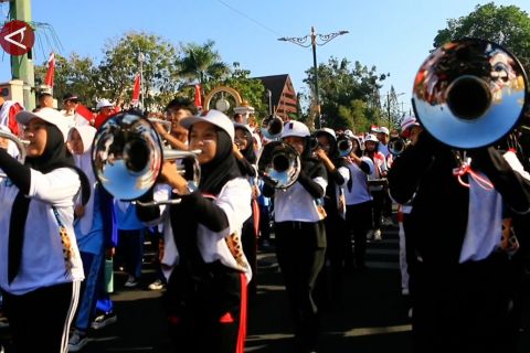 Lima puluh ribu peserta ramaikan jalan sehat kerukunan di NTB