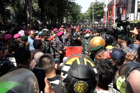 Massa masih berunjuk rasa di Mako Brimob, buntut tewasnya sopir ojol