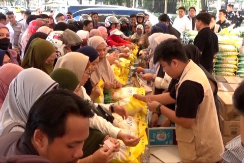 Polda Sultra gandeng Bulog gelar gerakan pangan murah sambut HUT RI