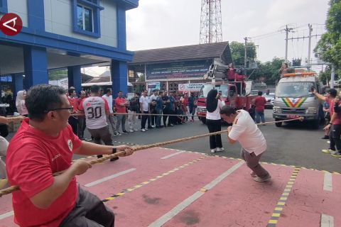 Dishub Solo gelar lomba tarik truk derek sambut HUT ke-80 RI