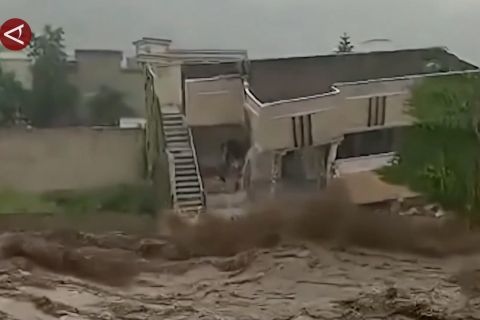 Hujan berhari-hari di Pakistan, banjir bandang tewaskan 313 warga
