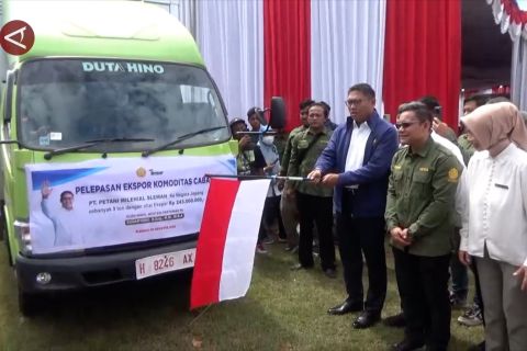 Wamen Pertanian lepas ekspor susu peternak Sleman