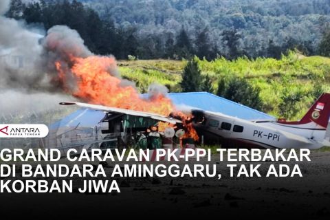Pesawat terbakar di Bandara Aminggaru, Puncak