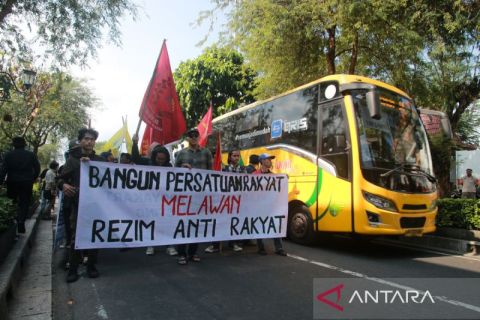 Aksi demonstrasi Bangun Persatuan Rakyat, Lawan Rezim Anti Rakyat