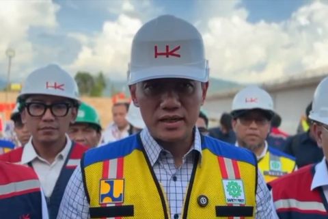 AHY minta pemangku kepentingan bereskan lahan tol Padang-Pekanbaru