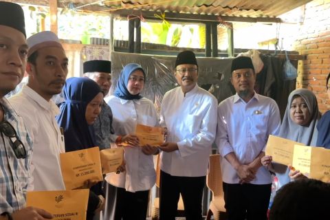 Kemensos salurkan santunan & jaminan sosial bagi korban demo Makassar