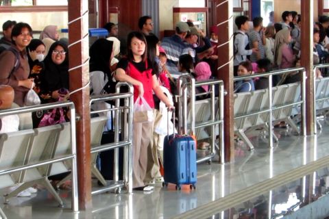 Libur panjang Maulid Nabi, penumpang KA di Daop 9 meningkat 10%