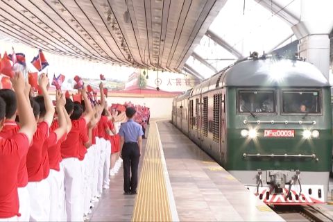 Ikuti parade militer, Kim Jong-un nyeberang ke China pakai kereta baja