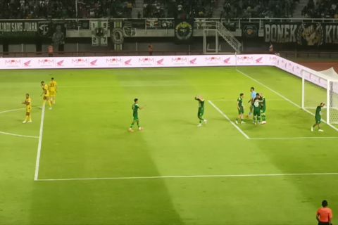 Persebaya susah payah kalahkan Semen Padang 1-0