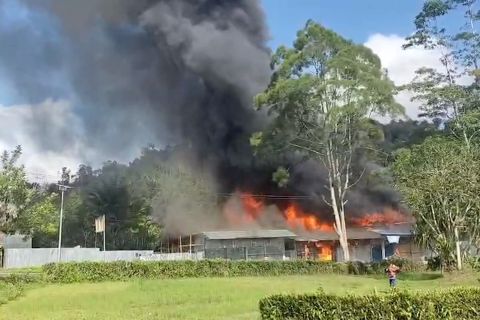 Polda Papua terjunkan 110 personel Brimob amankan situasi Yalimo