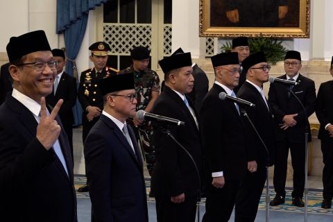 Presiden rombak kabinet, ganti Sri Mulyani hingga Budi Gunawan