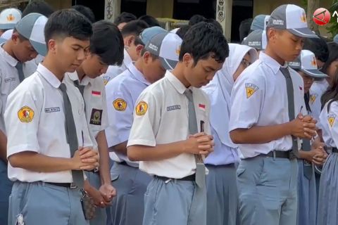 Pelajar di Palangka Raya gelar doa bersama untuk Bangsa Indonesia