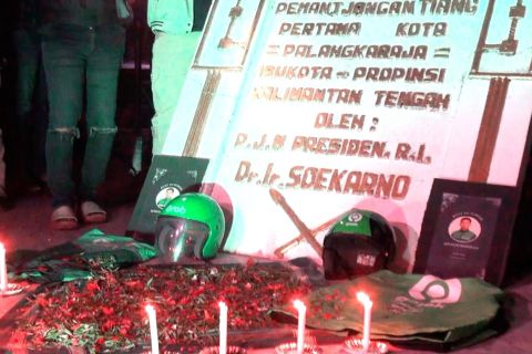 Ratusan ojol Kota Palangka Raya gelar doa bersama untuk Affan