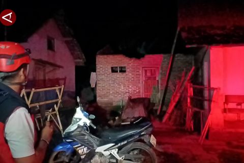 Angin puting beliung rusak rumah di delapan desa Temanggung