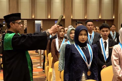 80 Persen siswa lulusan SMK-SMAK Padang telah terserap industri