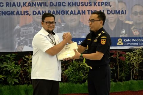 Bea Cukai Riau musnahkan 25,6 juta rokok ilegal senilai Rp12,8 M