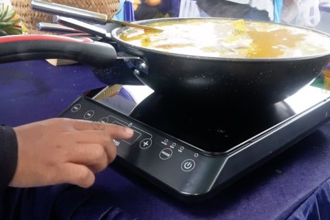 Dorong energi bersih, PLN Babel ajak masyarakat gunakan kompor listrik