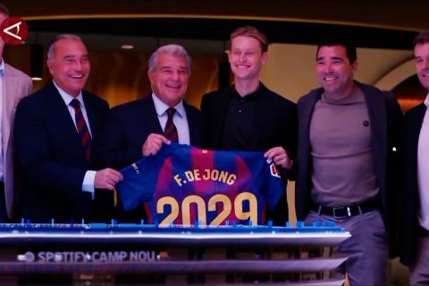 Frenkie de Jong perpanjang kontrak, bertahan di Barcelona hingga 2029