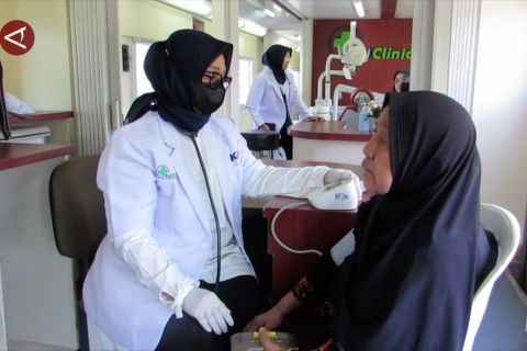 Kereta Kesehatan KAI layani warga lereng Gunung Raung di Jember