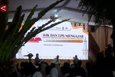 OJK Mengajar, sasar siswa SMA ingatkan bahaya dunia digital