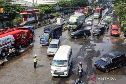 Jalur utama Pantura Semarang–Surabaya sudah bisa dilalui setelah terendam banjir rob