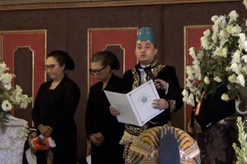 Putra Mahkota Gusti Purboyo kukuhkan diri jadi Raja Keraton Surakarta