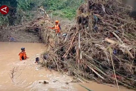 Korban terseret banjir bandang Kota Bima ditemukan meninggal
