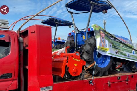 Pemprov Sulsel distribusikan bantuan pertanian lebih dari Rp100 miliar