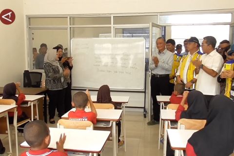 Tinjau SR rintisan di Medan, Menteri PU siap bangun gedung permanen