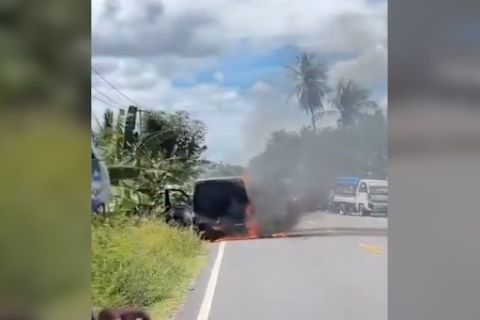Respons Purbaya soal mobil berisi kas miliaran yang terbakar di Sulbar