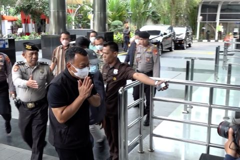 Terjaring OTT, Bupati Ponorogo tiba di Gedung Merah Putih KPK