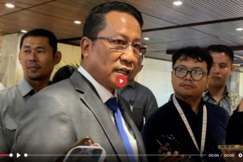 Menkum: Polisi yang terlanjur mengisi jabatan sipil tak perlu mundur - VIDEO