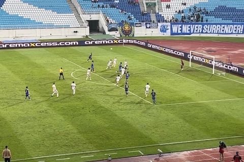 Unggul jumlah pemain, Arema FC tumbang oleh gol telat Persita