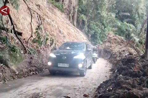 Akses Lubuk Basung-Bukittinggi sudah dibuka usai longsor