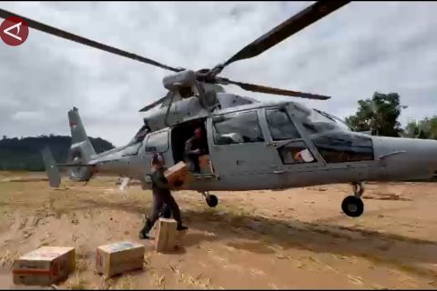 Begini visual distribusi bantuan via helikopter di Tapanuli Tengah