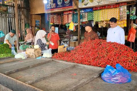 Harga dan pasokan kebutuhan pokok di Lhokseumawe berangsur normal