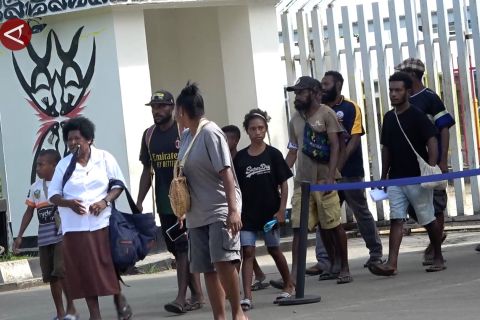Jelang akhir tahun, warga Papua Nugini ramai-ramai lintasi PLBN Skouw