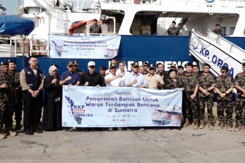 KKP berangkatkan lagi  27 ton bantuan untuk korban bencana Sumatera