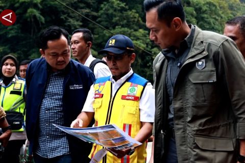 Menko Infrastruktur tinjau pemulihan jalan Padang-Bukittinggi