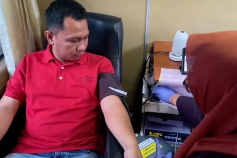 Peringati HUT ke-88 Antara, Biro Riau gelar donor darah