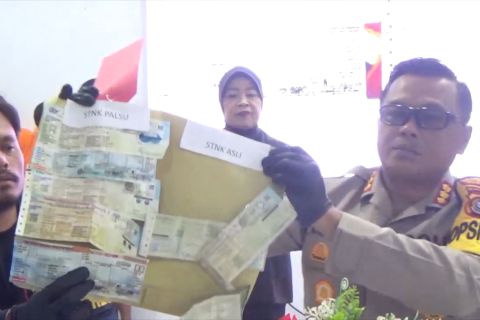 Polresta Kendari tangkap enam tersangka sindikat pemalsuan STNK