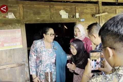 Pemkab Gunungkidul luncurkan pemasangan stiker keluarga miskin