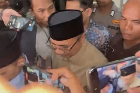 Mantan Menag Yaqut jalani pemeriksaan KPK&nbsp;hampir sembilan jam