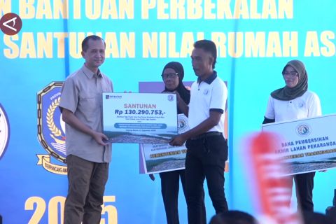 Kementrans salurkan perbekalan transmigran di Tanjung Banon