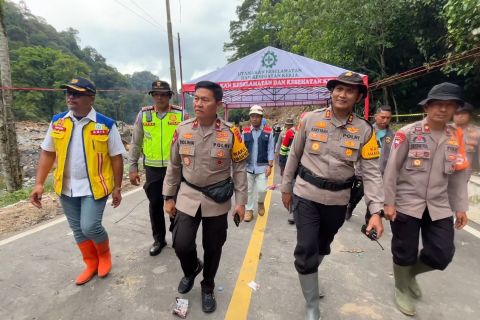 Wakapolda: Jalan Lintas Padang-Bukittinggi dapat dilewati Sabtu depan