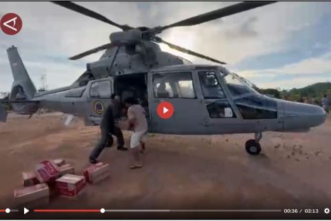 Distribusi bantuan korban banjir Sumatera seadanya? Ini penjelasan TNI - VIDEO