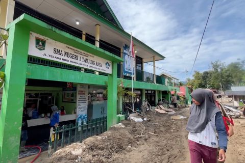 Agam siapkan opsi penggabungan siswa ke sekolah yang tidak terdampak