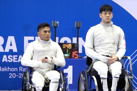 Atlet anggar kursi roda RI torehkan kemenangan dramatis di APG 2025