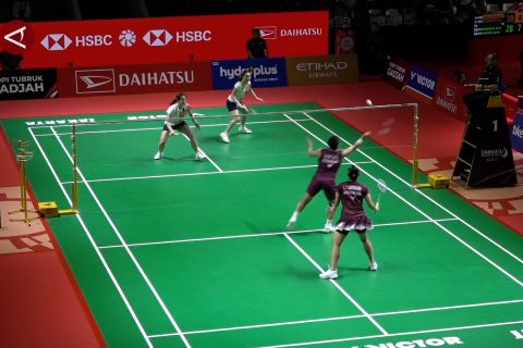 Menang straight game, Apri-Lanny amankan tiket perempat final