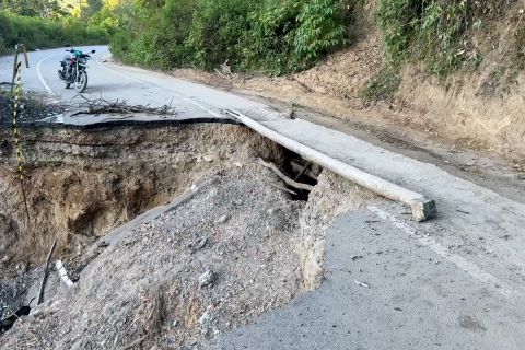 Kondisi jalan di Terangun Gayo Lues ambles, akses warga terputus